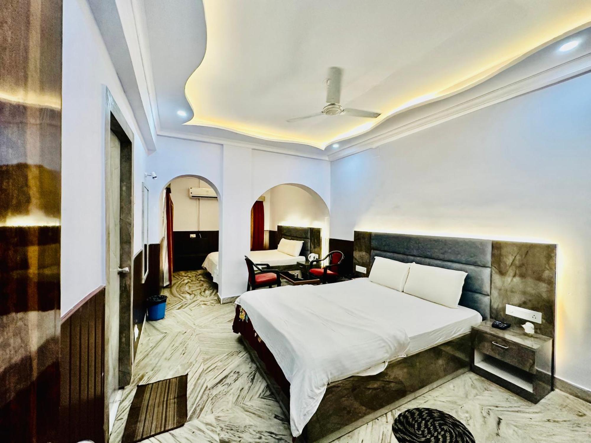 Hotel Dreamland Puri Esterno foto