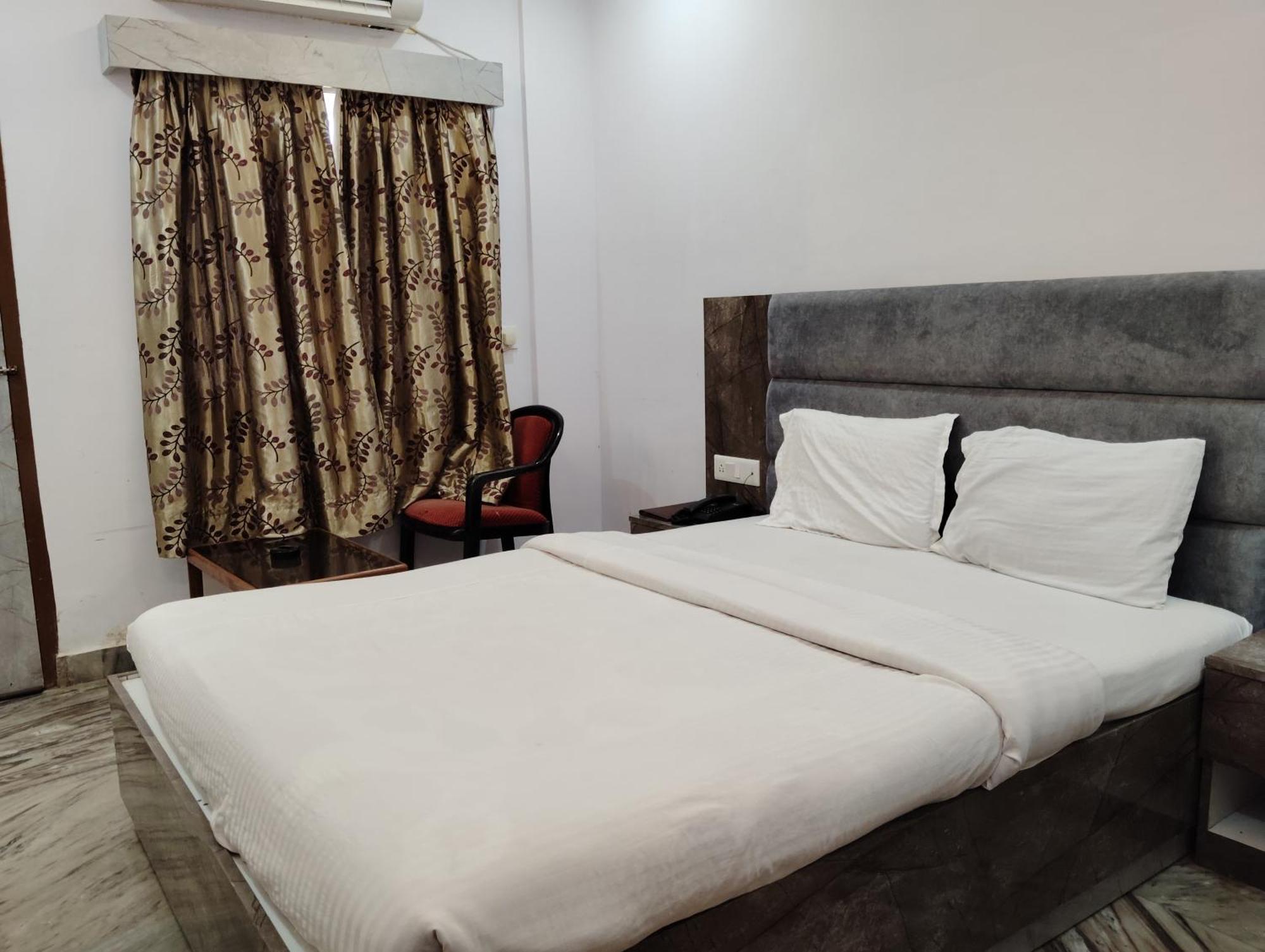 Hotel Dreamland Puri Esterno foto